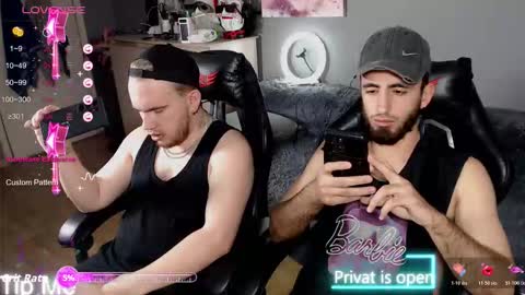 MIKI ENN ALEKS online show from 10/22/25, 10:04