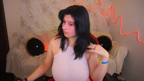 Snapshot of mikiikiwi chatting on 12/13/24, 08:04 Miki online show from 12/13/24, 08:04