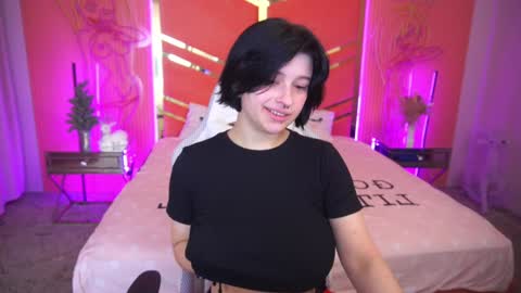 Snapshot of mikiikiwi chatting on 01/21/25, 07:50 Miki online show from 01/21/25, 07:50