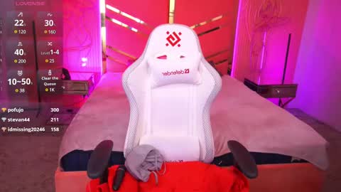 Snapshot of mikiikiwi chatting on 02/10/25, 04:19 Miki online show from 02/10/25, 04:19