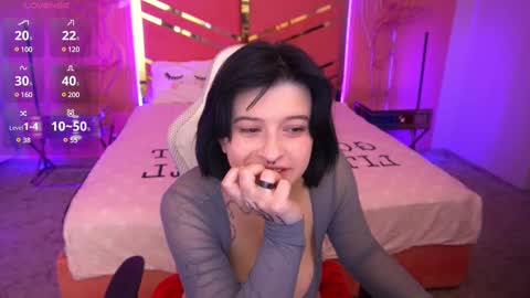 Snapshot of mikiikiwi chatting on 03/12/25, 09:56 Miki online show from 03/12/25, 09:56