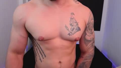 Snapshot of mikke_love chatting on 11/11/25, 02:50 MIKKE online show from 11/11/25, 02:50