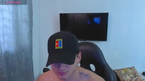 Snapshot of mikke_love chatting on 12/17/25, 01:50 MIKKE online show from 12/17/25, 01:50