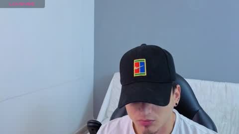Snapshot of mikke_love chatting on 02/01/26, 02:26 MIKKE online show from 02/01/26, 02:26