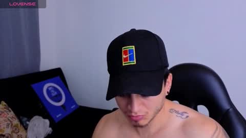Snapshot of mikke_love chatting on 02/10/26, 02:43 MIKKE online show from 02/10/26, 02:43