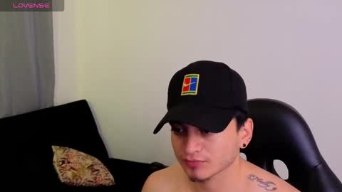 Snapshot of mikke_love chatting on 02/15/26, 04:14 MIKKE online show from 02/15/26, 04:14