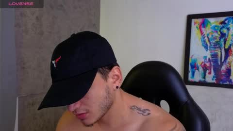 Snapshot of mikke_love chatting on 05/24/26, 01:38 MIKKE online show from 05/24/26, 01:38