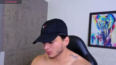 Snapshot of mikke_love chatting on 06/17/26, 01:56 MIKKE online show from 06/17/26, 01:56