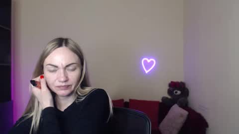 Snapshot of mikkey_mouse8 chatting on 04/18/26, 07:07 Adalina online show from 04/18/26, 07:07