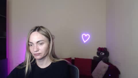Snapshot of mikkey_mouse8 chatting on 04/18/26, 07:58 Adalina online show from 04/18/26, 07:58