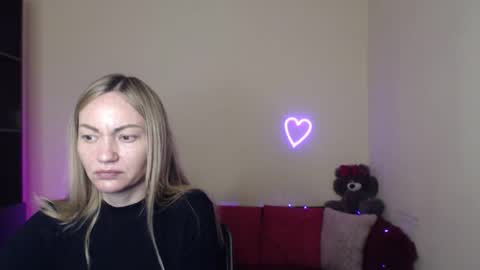 Snapshot of mikkey_mouse8 chatting on 04/22/26, 05:47 Adalina online show from 04/22/26, 05:47