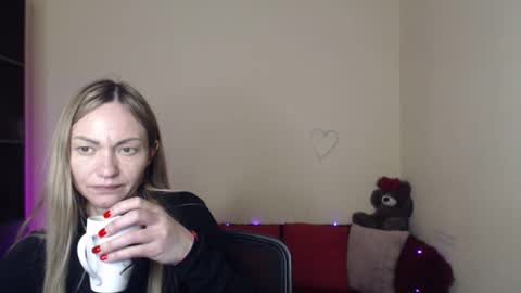 Snapshot of mikkey_mouse8 chatting on 04/23/26, 08:44 Adalina online show from 04/23/26, 08:44