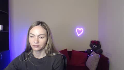 Snapshot of mikkey_mouse8 chatting on 05/09/26, 11:26 Adalina online show from 05/09/26, 11:26
