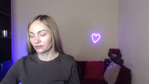 Snapshot of mikkey_mouse8 chatting on 05/14/26, 11:28 Adalina online show from 05/14/26, 11:28