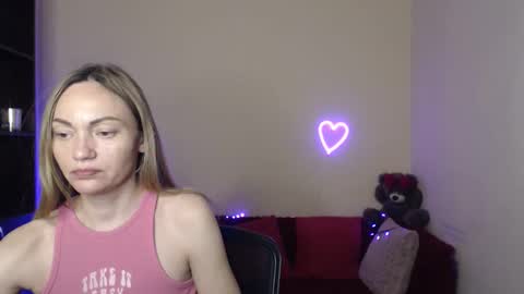 Snapshot of mikkey_mouse8 chatting on 05/27/26, 11:29 Adalina online show from 05/27/26, 11:29