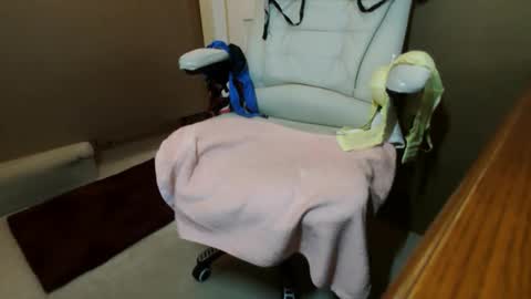 Snapshot of mikky36b chatting on 02/11/25, 02:02 Michael online show from 02/11/25, 02:02