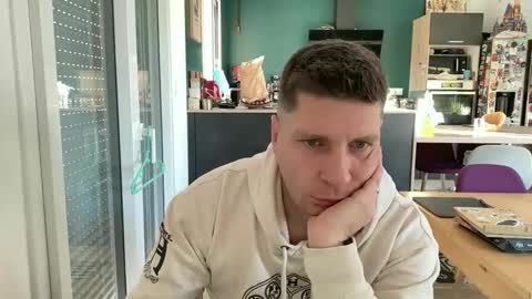 Snapshot of miklp8463 chatting on 02/06/26, 08:18 miklp8463 online show from 02/06/26, 08:18