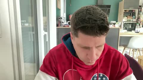 Snapshot of miklp8463 chatting on 04/03/26, 07:28 miklp8463 online show from 04/03/26, 07:28