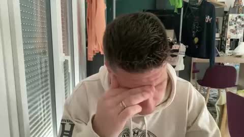 Snapshot of miklp8463 chatting on 04/13/26, 09:04 miklp8463 online show from 04/13/26, 09:04