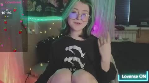 Snapshot of miko_meow chatting on 03/25/26, 02:23 Miko online show from 03/25/26, 02:23