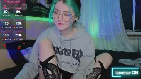 Snapshot of miko_meow chatting on 04/15/26, 04:36 Miko online show from 04/15/26, 04:36