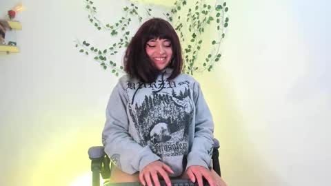   miku katsuragi  online show from 02/16/25, 05:37