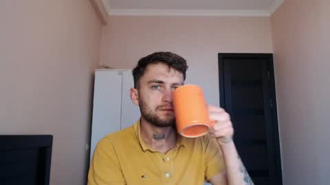 Snapshot of mikw63 chatting on 04/03/26, 05:16 Sin online show from 04/03/26, 05:16