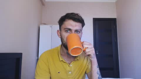 Snapshot of mikw63 chatting on 04/07/26, 04:35 Sin online show from 04/07/26, 04:35