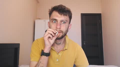 Snapshot of mikw63 chatting on 04/09/26, 04:23 Sin online show from 04/09/26, 04:23