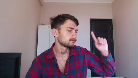 Snapshot of mikw63 chatting on 04/23/26, 05:19 Sin online show from 04/23/26, 05:19