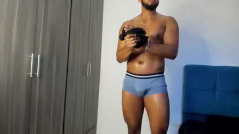 Snapshot of miky_xxx chatting on 10/15/25, 02:22 Miky online show from 10/15/25, 02:22