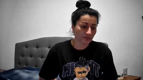 Snapshot of mikyloveu chatting on 03/24/26, 05:51 Mikyloveu online show from 03/24/26, 05:51