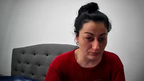 Snapshot of mikyloveu chatting on 03/31/26, 03:23 Mikyloveu online show from 03/31/26, 03:23