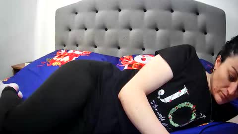 Snapshot of mikyloveu chatting on 04/06/26, 02:51 Mikyloveu online show from 04/06/26, 02:51