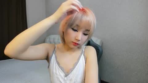 Snapshot of mil_waves chatting on 11/26/25, 12:50 mil_waves online show from 11/26/25, 12:50