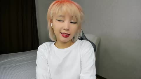 Snapshot of mil_waves chatting on 11/27/25, 12:40 mil_waves online show from 11/27/25, 12:40