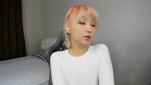 Snapshot of mil_waves chatting on 11/28/25, 12:52 mil_waves online show from 11/28/25, 12:52