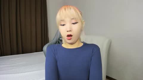 Snapshot of mil_waves chatting on 11/29/25, 01:03 mil_waves online show from 11/29/25, 01:03