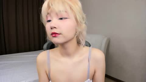 Snapshot of mil_waves chatting on 12/02/25, 12:43 mil_waves online show from 12/02/25, 12:43