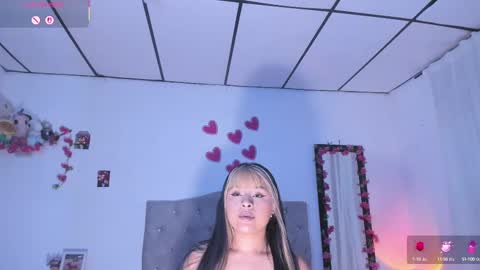 Snapshot of mila_1wood chatting on 09/14/25, 12:32 mila_1wood online show from 09/14/25, 12:32