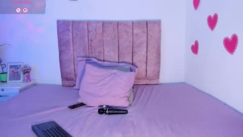 mila_1wood online show from 09/29/25, 12:43