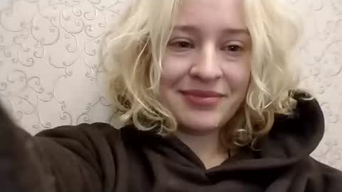 Snapshot of mila_420 chatting on 09/10/25, 09:09 Mila 420 online show from 09/10/25, 09:09