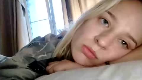 Snapshot of mila_420 chatting on 10/27/25, 12:20 Mila 420 online show from 10/27/25, 12:20