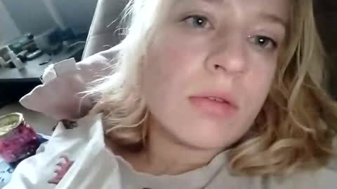 Snapshot of mila_420 chatting on 11/25/25, 10:04 Mila 420 online show from 11/25/25, 10:04