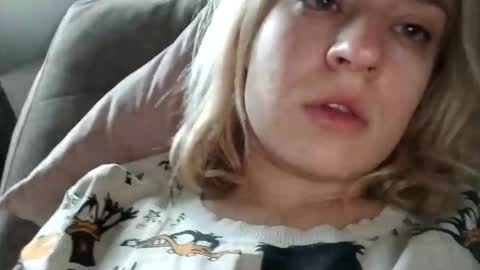 Snapshot of mila_420 chatting on 11/30/25, 10:52 Mila 420 online show from 11/30/25, 10:52