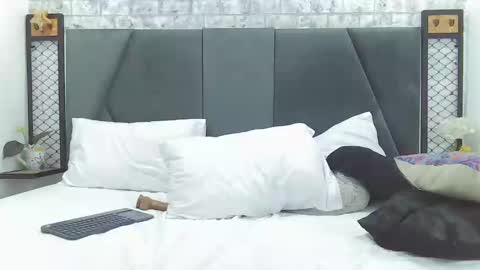 mila_adamss online show from 02/12/25, 02:21