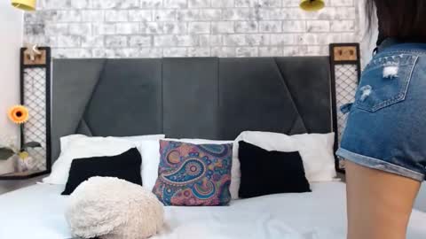 mila_adamss online show from 09/21/25, 11:23