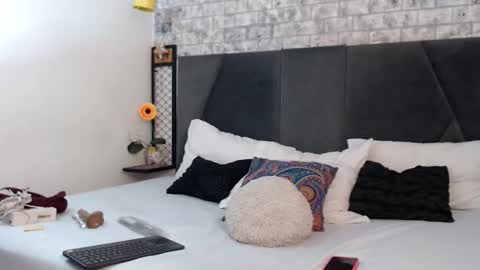 mila_adamss online show from 09/22/25, 09:55