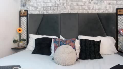 mila_adamss online show from 11/01/25, 10:39