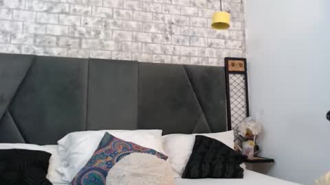 mila_adamss online show from 12/14/25, 11:04